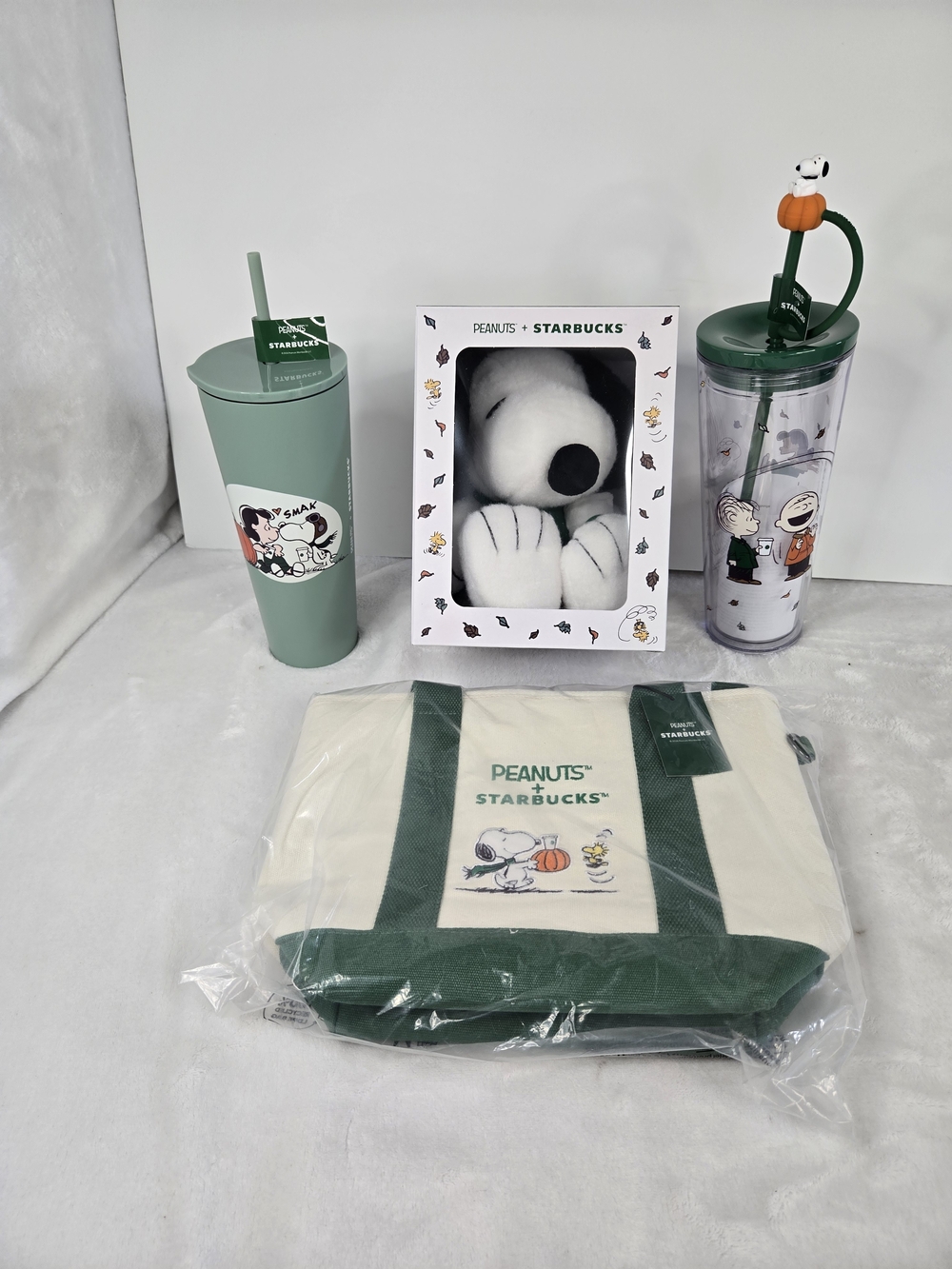 Peanuts Starbucks 2026 Collection Snoopy 4-Piece Set Cold Cups Tote Plush NIB